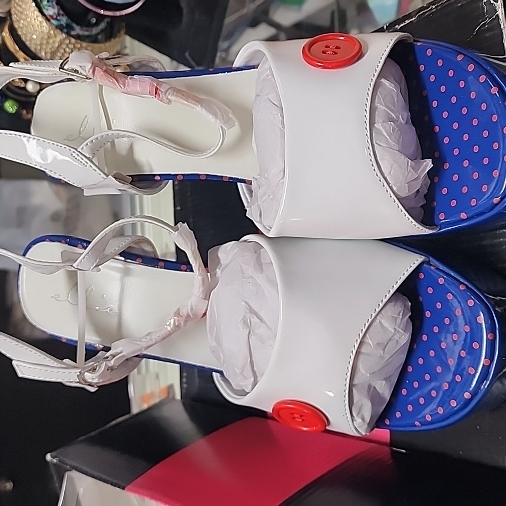 Raggedy Ann Looking White and Blue Women's Platforms By Ellie Size 10